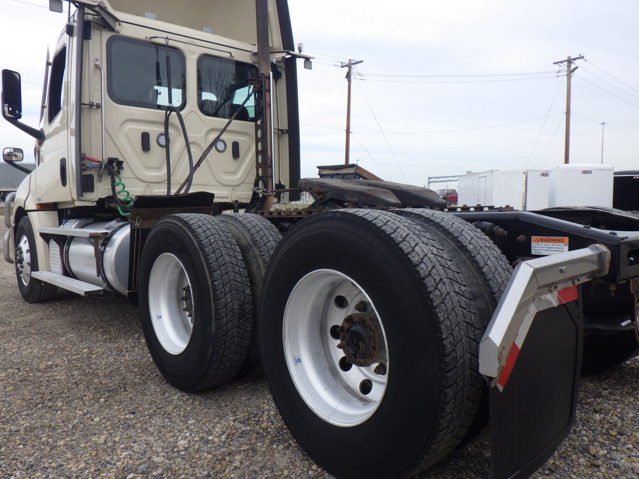 2023 FREIGHTLINER CASCADIA DAY CAB TRACTOR #2688