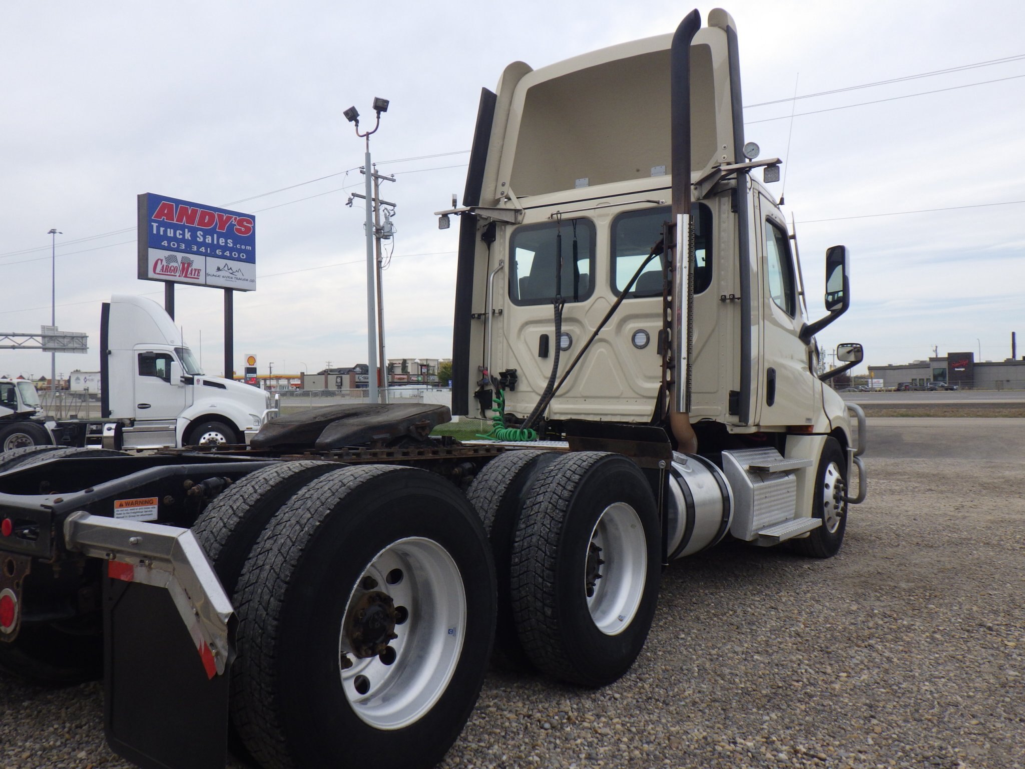 2023 FREIGHTLINER CASCADIA DAY CAB TRACTOR #2688