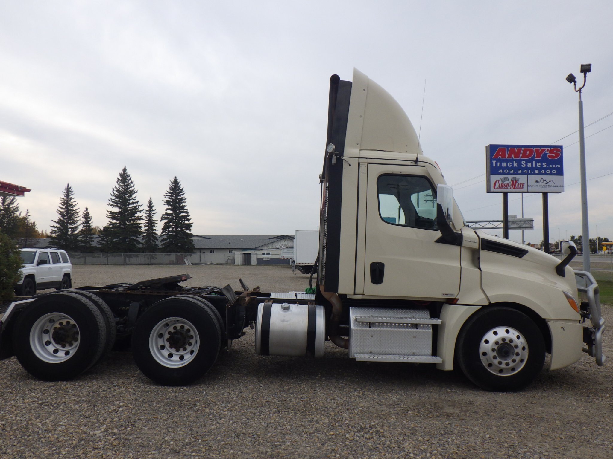 2023 FREIGHTLINER CASCADIA DAY CAB TRACTOR #2688