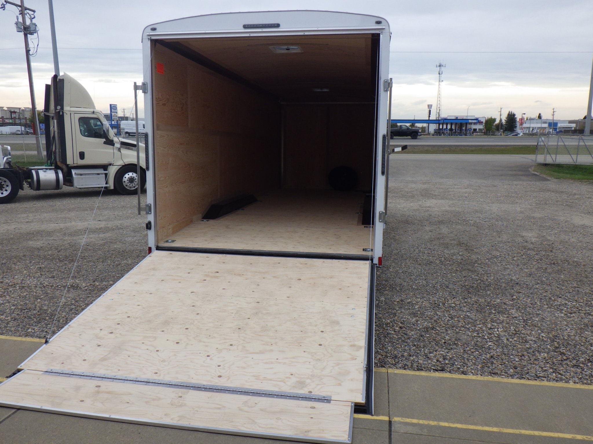 2027 CARGO MATE BLAZER 8.5 X 24 ENCLOSED #807865