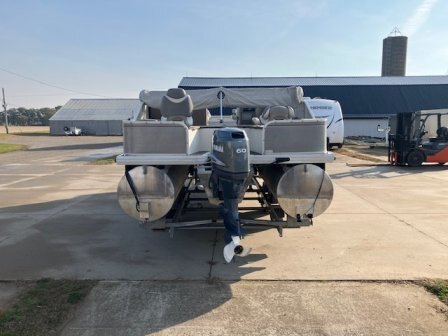 2004 CRESTLINER 2785 CFI