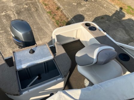 2004 CRESTLINER 2785 CFI