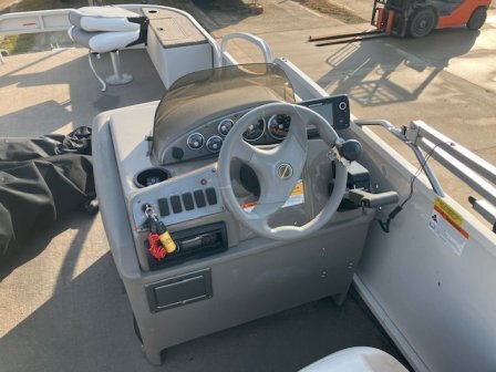 2004 CRESTLINER 2785 CFI