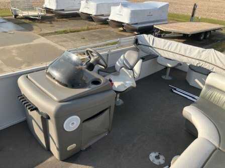 2004 CRESTLINER 2785 CFI