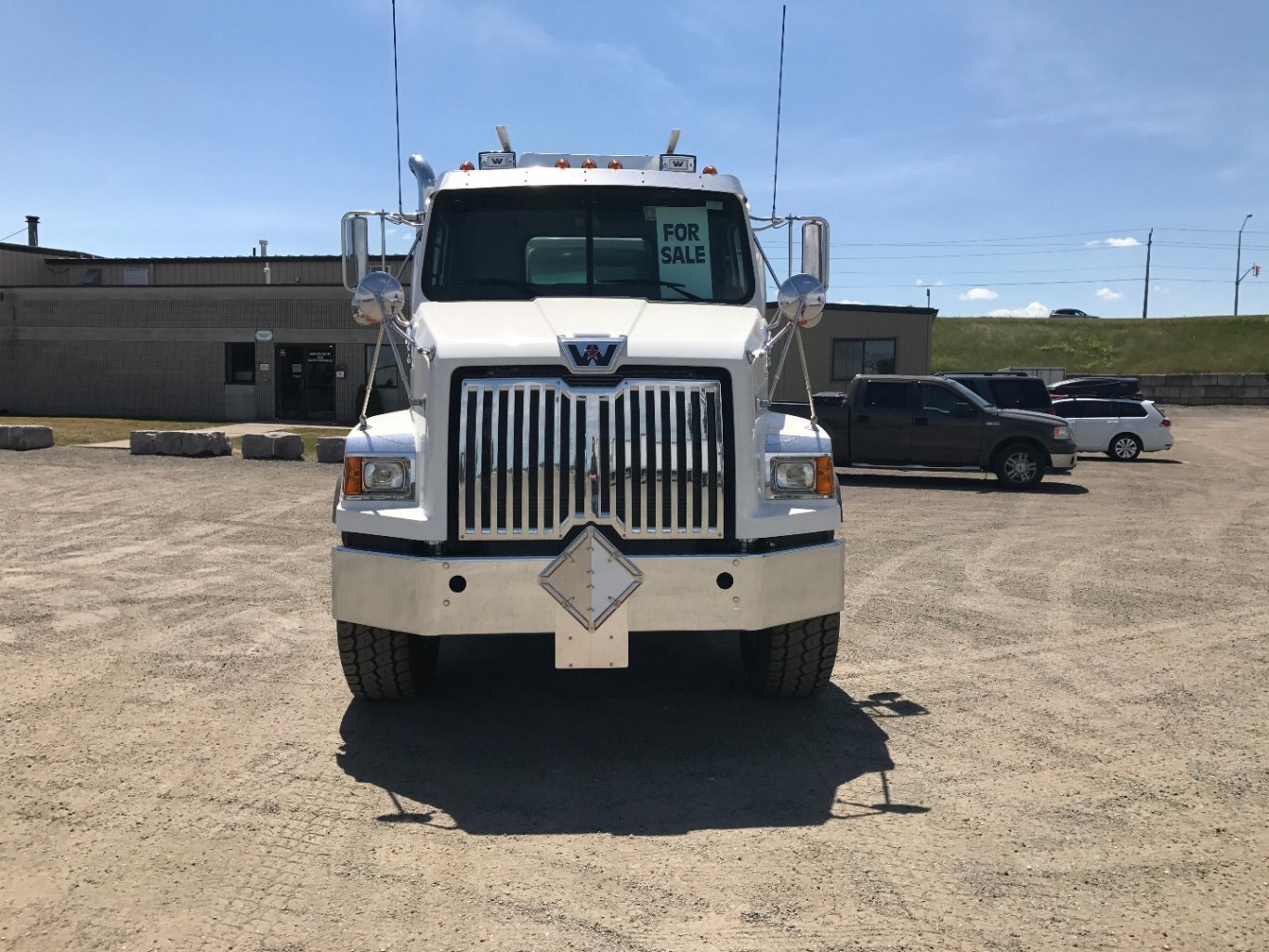 2024 Western Star 47X SB c/w Tremcar Tank