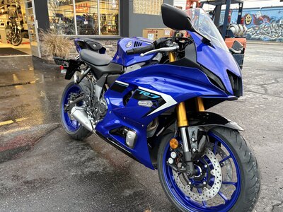 2025 Yamaha YZF-R7 Team Yamaha Blue