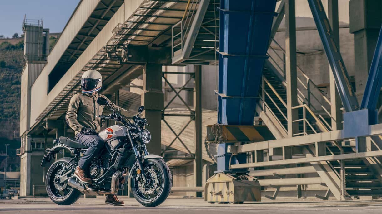 2025 Yamaha XSR700 Team Yamaha Blue