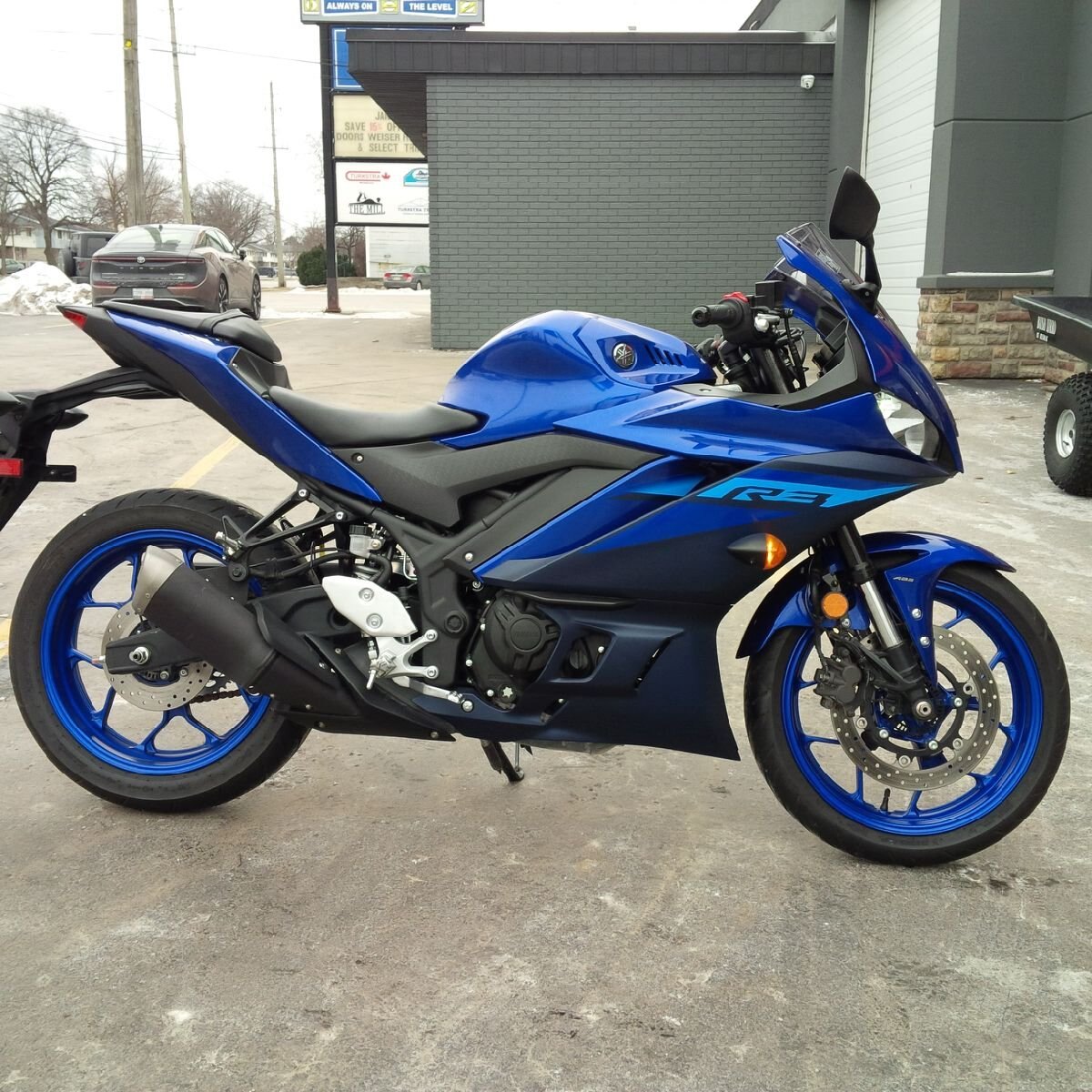 2024 Yamaha YZFR3