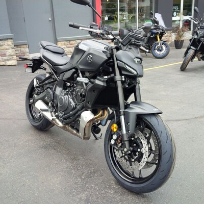 2025 Yamaha MT-07 Matte Raven Black