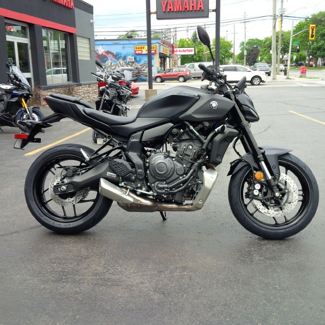 2025 Yamaha MT 07 Matte Raven Black