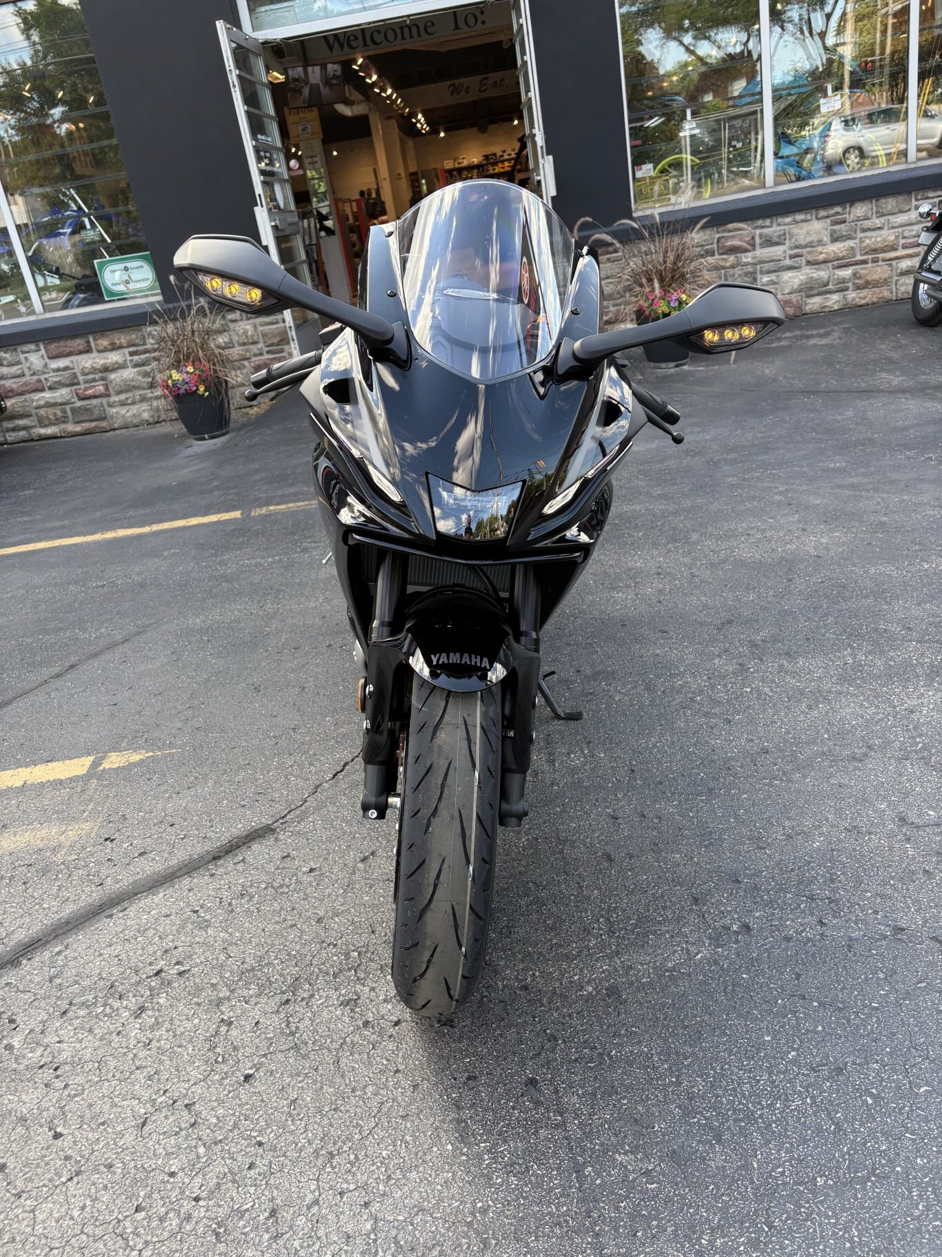 2026 Yamaha YZF R7 Raven Black