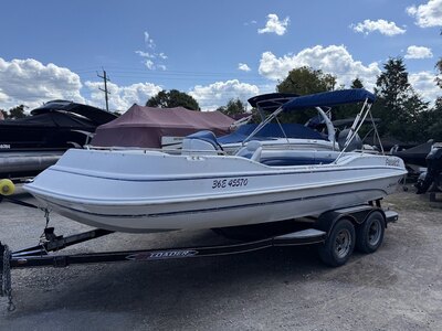 2001 Scorpion 20 Fundeck | Yamaha F100 | Deckboat | New equivalent helix 5 GPS