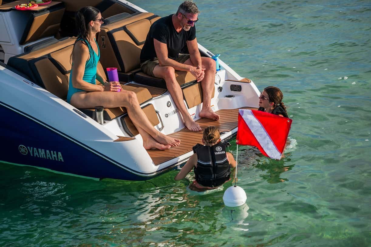 2027 Yamaha 252SD Yacht Blue