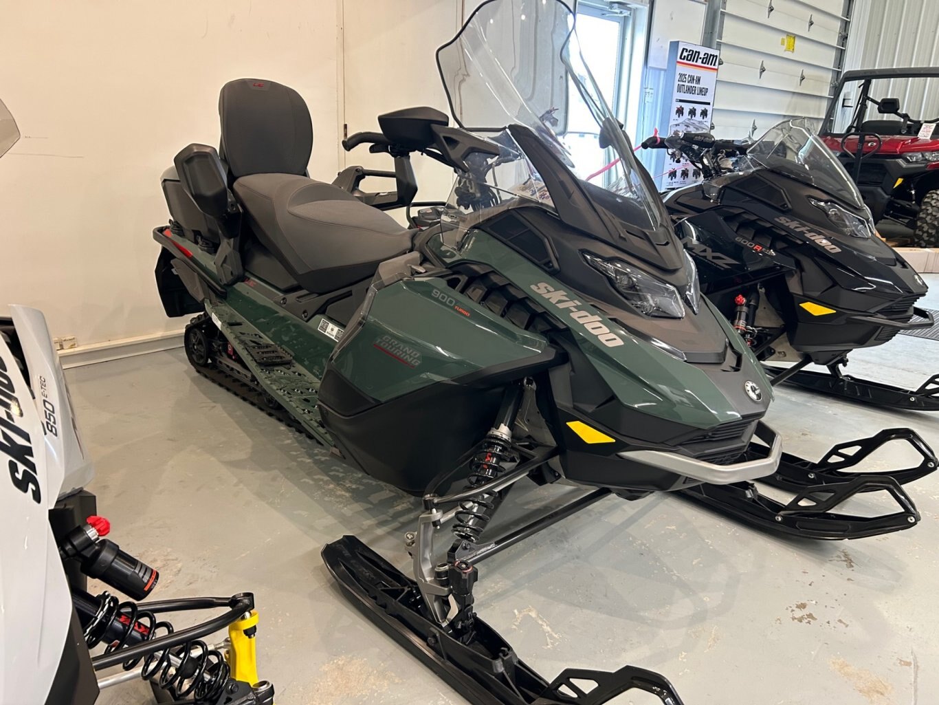 2024 Ski-Doo Grand Touring LE Luxury Package 900 ACE™ Turbo