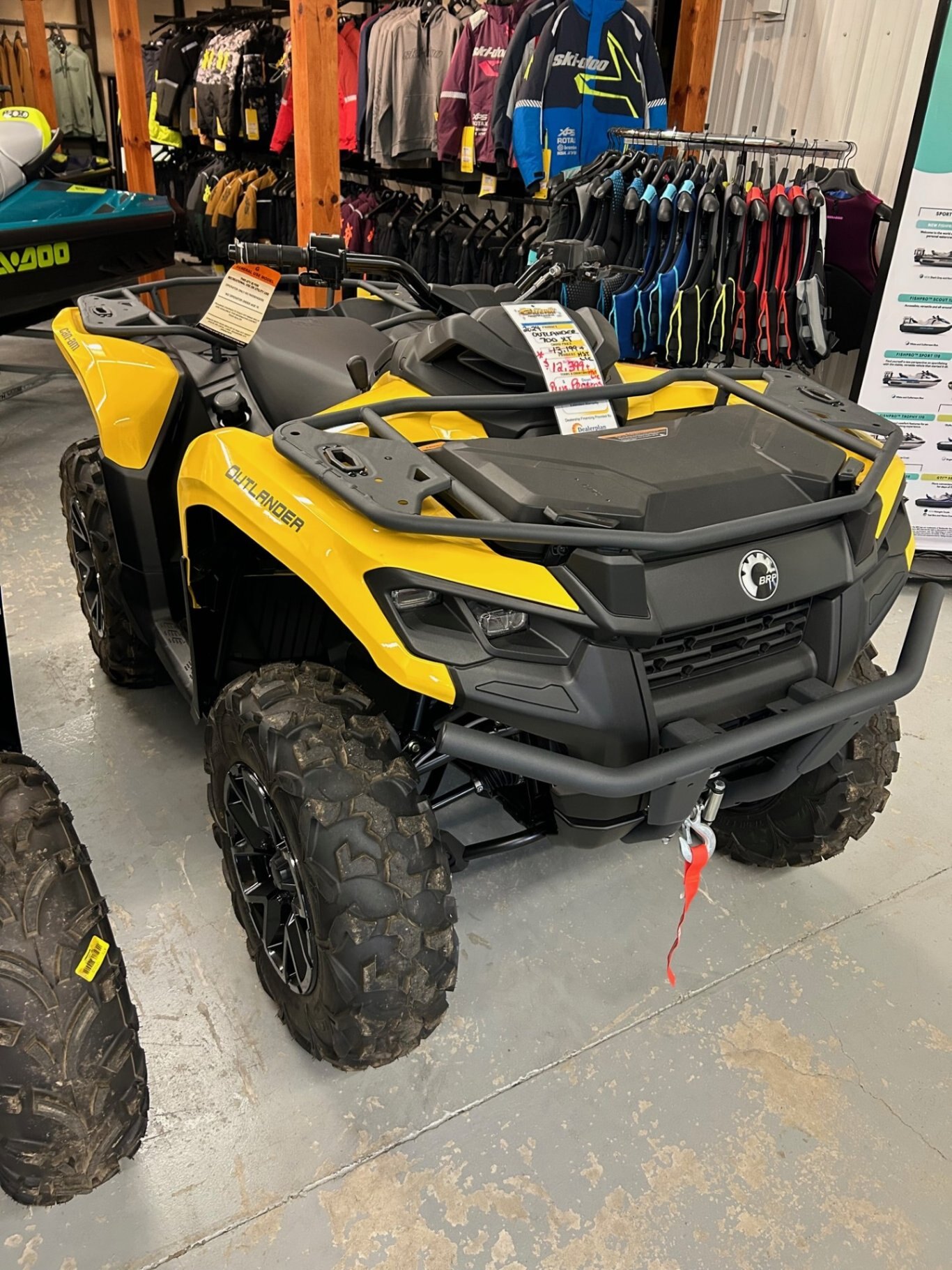 2024 Can-Am OUTLANDER XT 700 Neo yellow