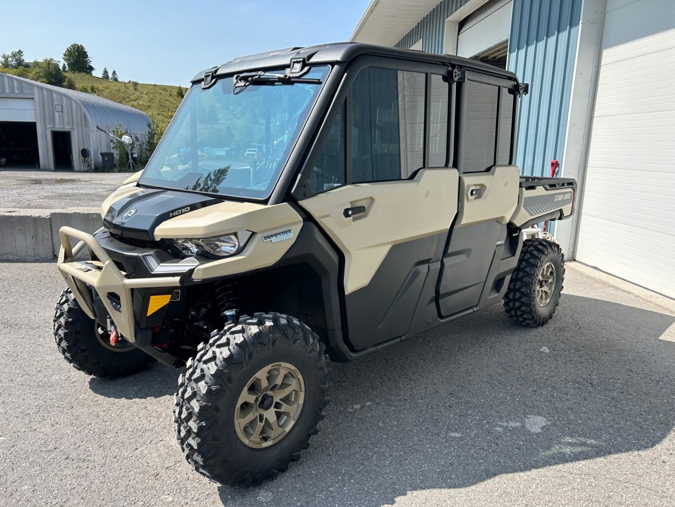 2025 Can-Am Defender MAX Limited Desert Tan & Stealth Black