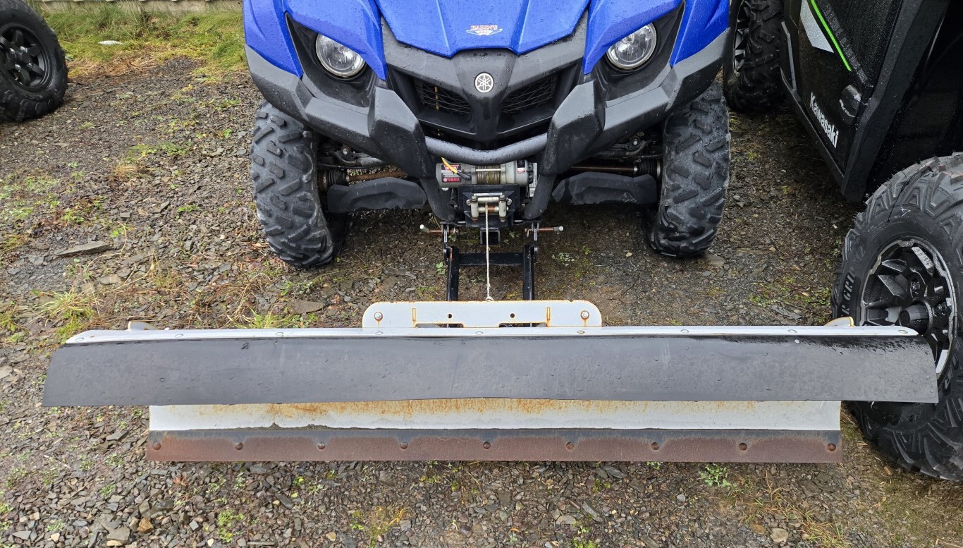 2021 YAMAHA 700 VIKING WITH A PLOW