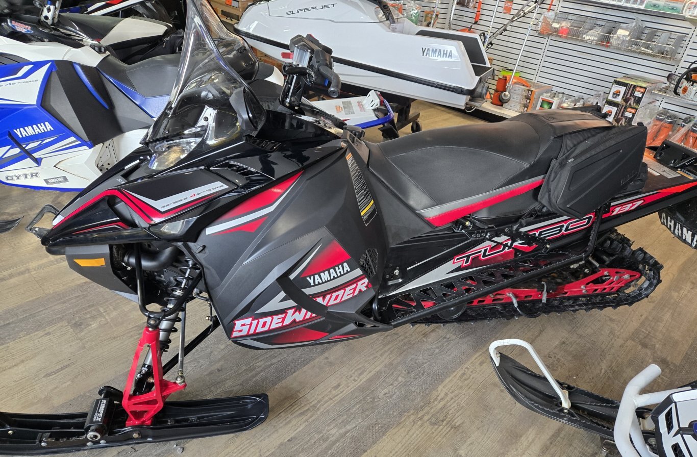 2017 YAMAHA SIDEWINDER STX DX 137