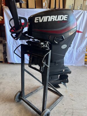 2000 Evinrude 50hp E Tech, 20 Shaft, Electric Start, Tiller Handle 329 Hours