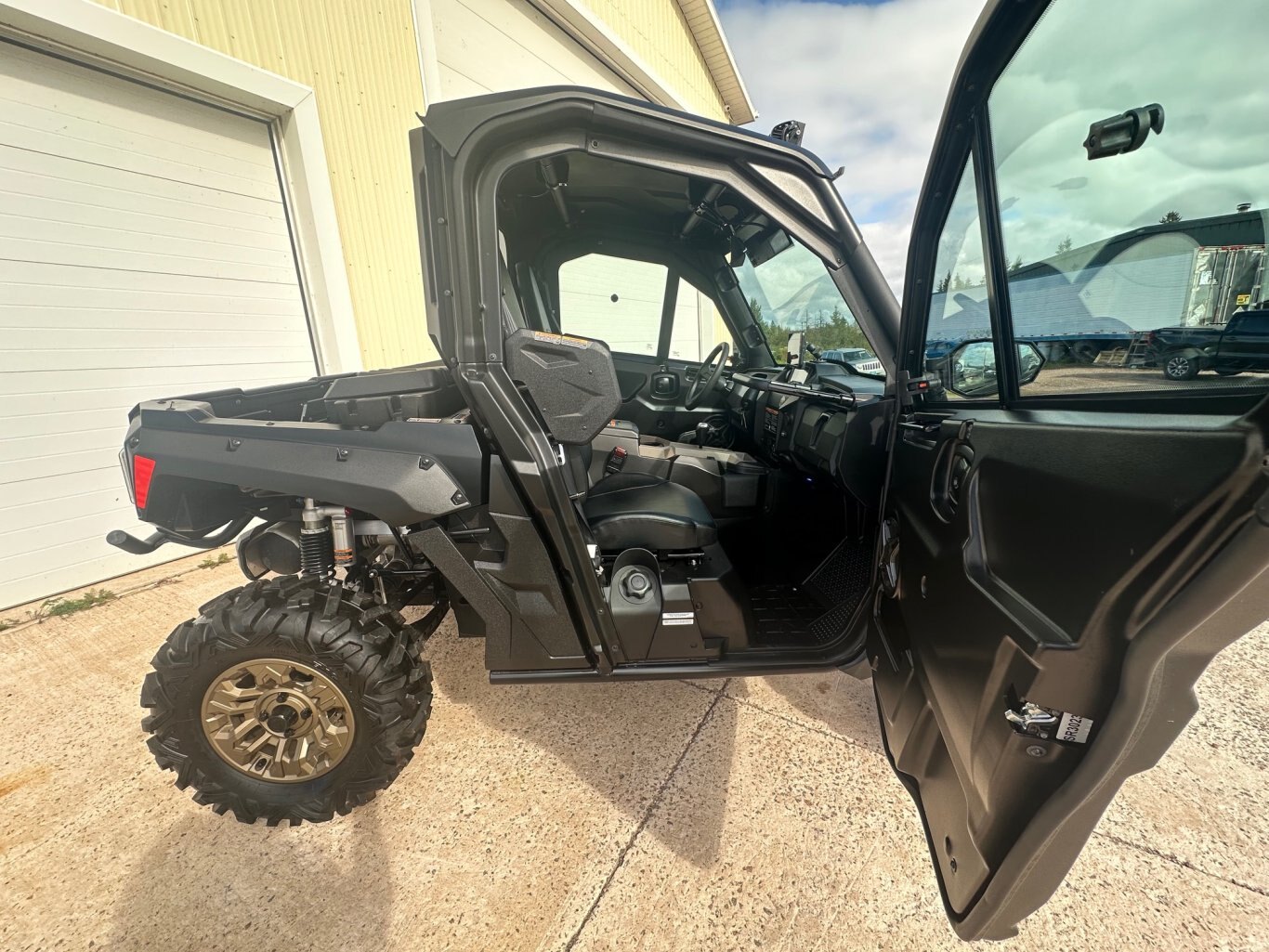 2024 Yamaha WOLVERINE® X2 1000 SE FULLY LOADED with Enclosure