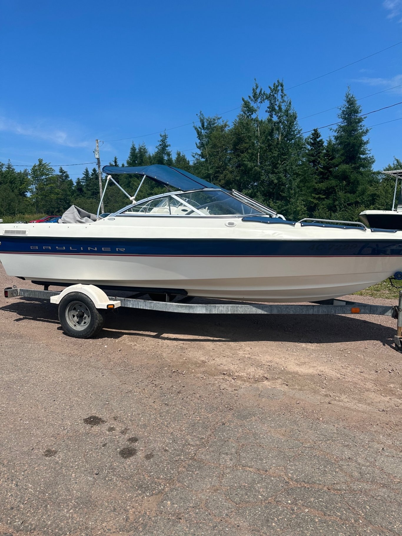 2005 Bayliner 195 Classic with 3.0 Merc with Trailer