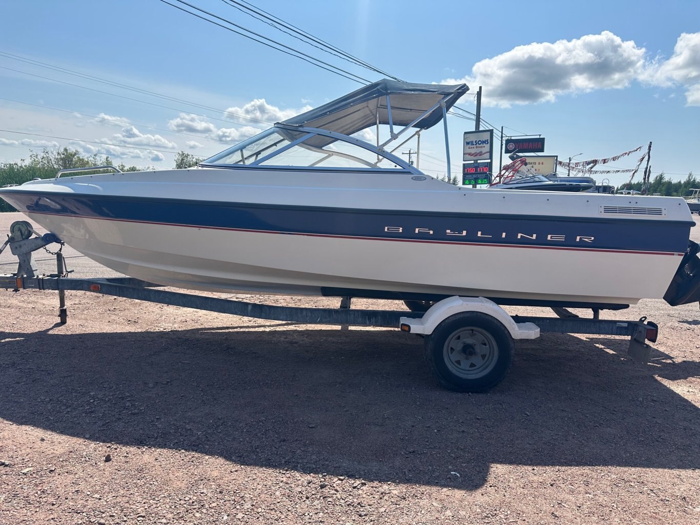 2005 Bayliner 195 Classic with 3.0 Merc with Trailer