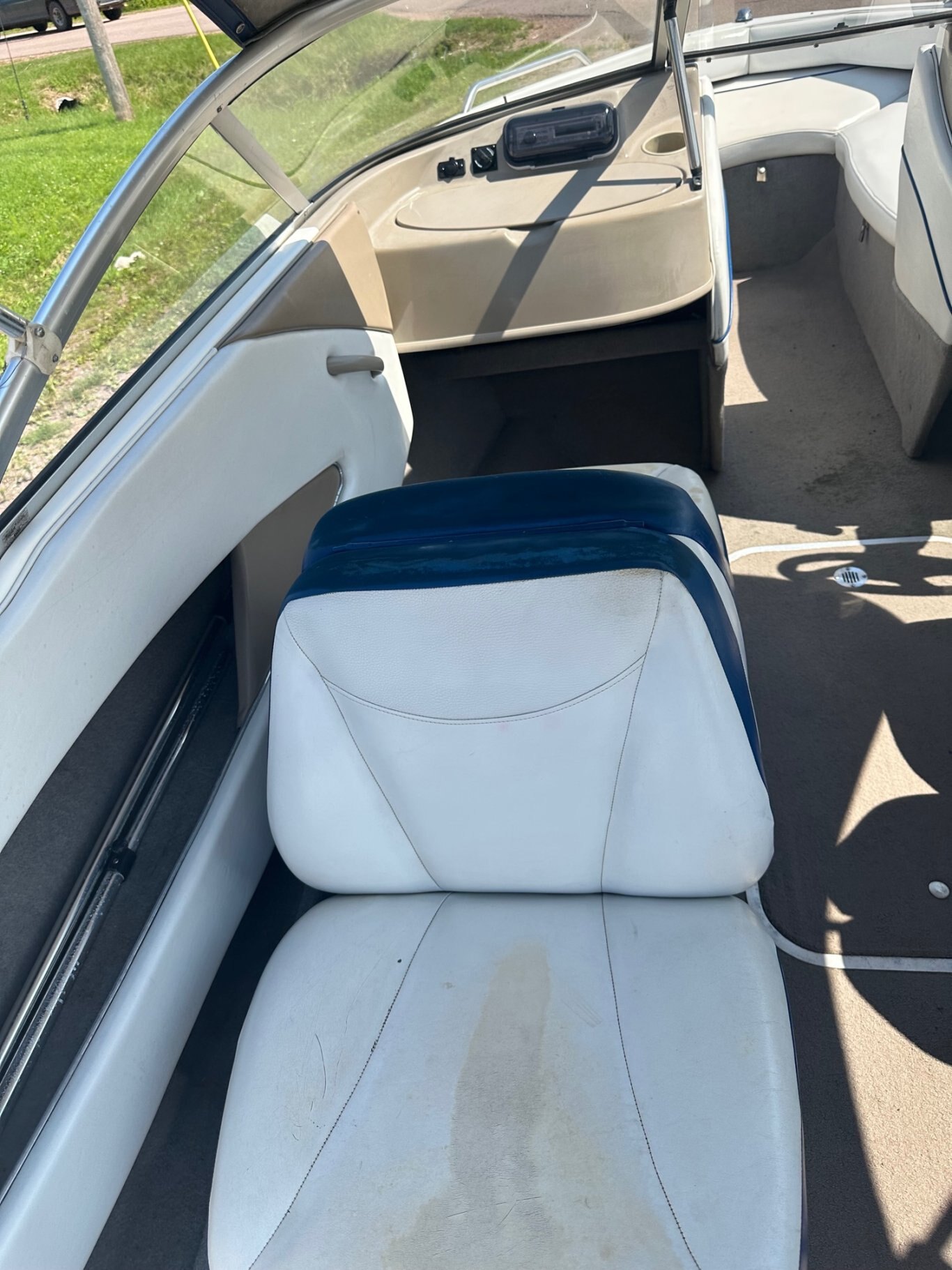 2005 Bayliner 195 Classic with 3.0 Merc with Trailer