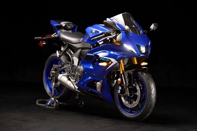 2025 Yamaha YZF-R7 - Team Yamaha Blue