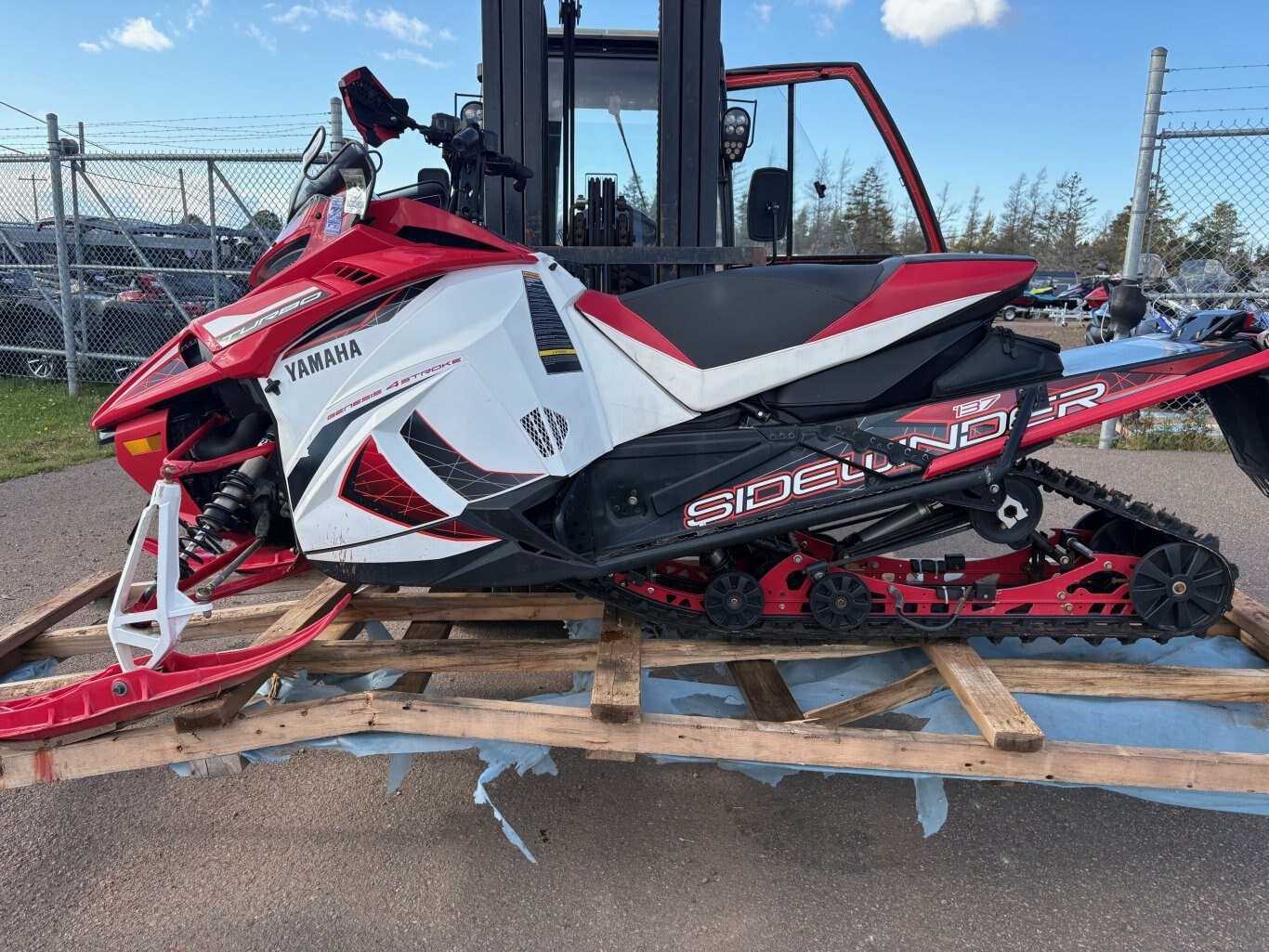 2019 Yamaha Sidewinder L TX SE Broken front Plastic