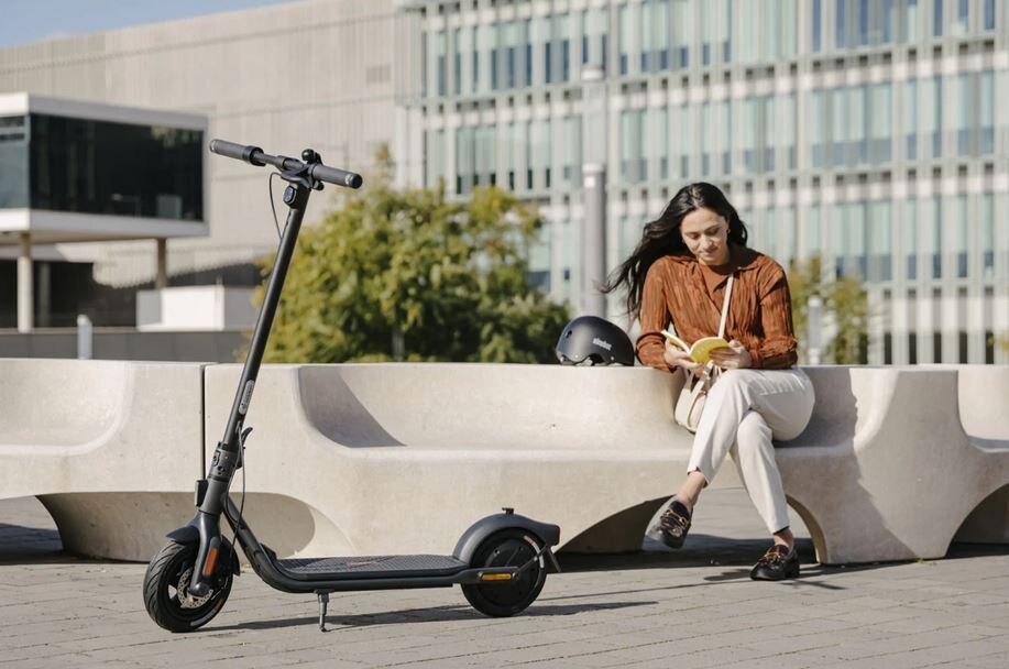 Emmo Segway Ninebot F2 Pro KickScooter