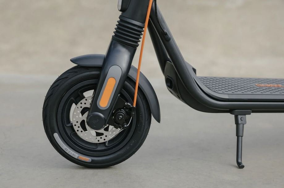 Emmo Segway Ninebot F2 Pro KickScooter