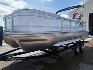 2026 SunCatcher Select 322 RCwith Trailer & Yamaha VMAX 90hp SHO Outboard