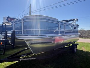 2026 SunCatcher Select 20 C Pontoon with Trailer & Yamaha F40hp Outboard