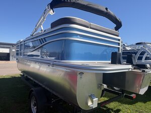 2026 SunCatcher Select 20 C Pontoon with Trailer & Yamaha F40hp Outboard