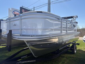 2026 SunCatcher Select 18C Pontoon with Trailer & Yamaha F30hp Outboard