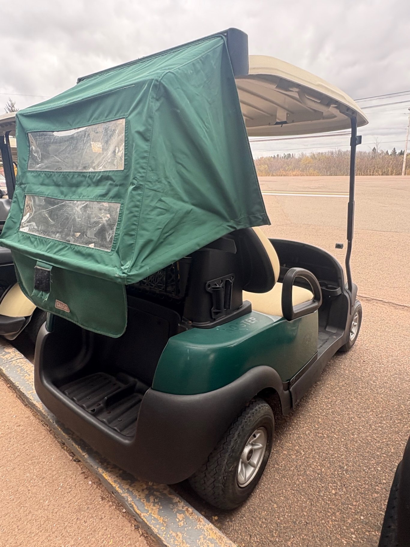 2015 Club Car Precedent i2 Electric ERIC with Charger