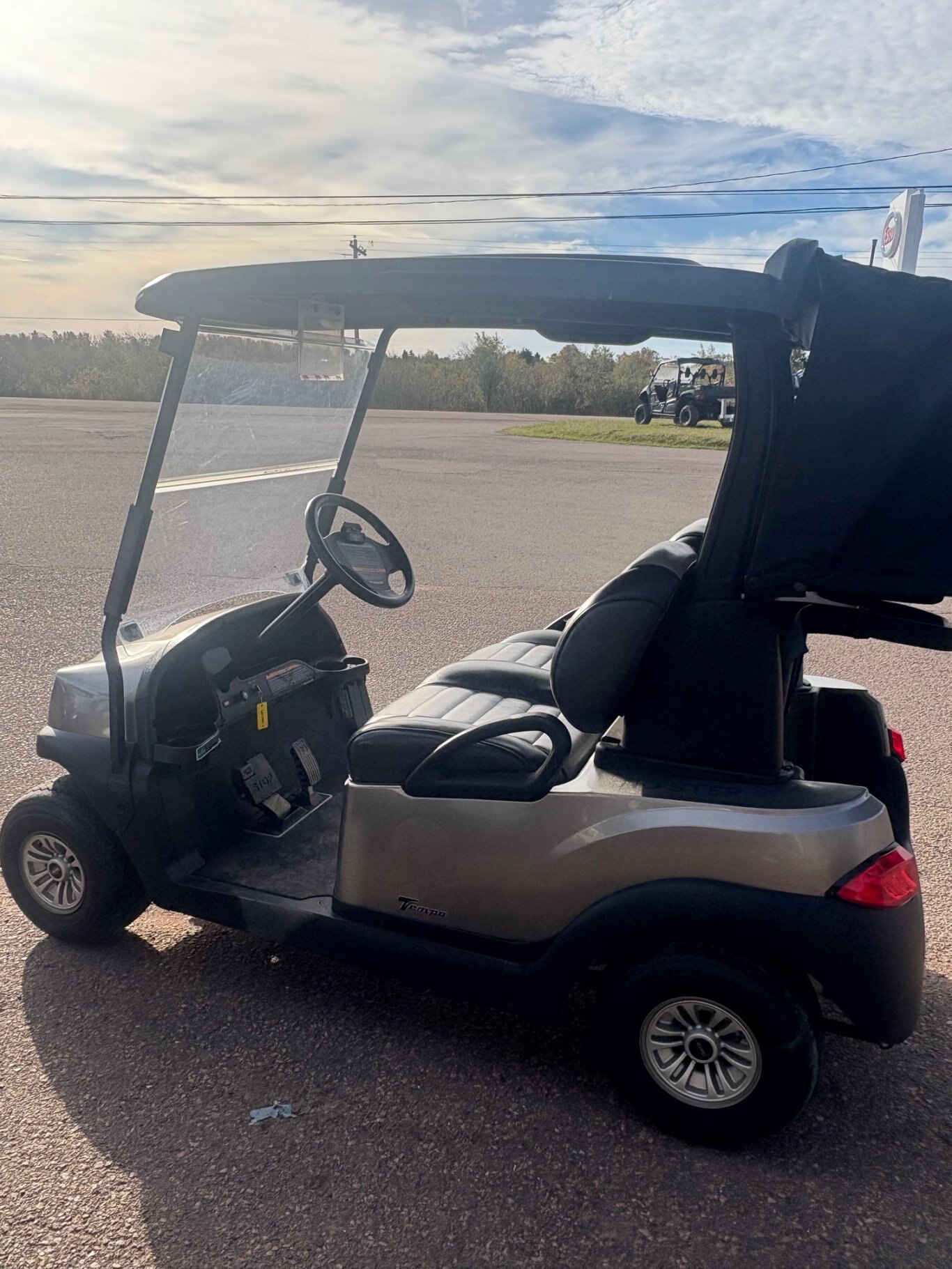2020 Club Car Tempo Connect Electric ERIC 2 Non lifted with Charger