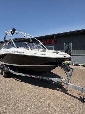 2008 Yamaha 212X with 2020 Trailer Fixable Hull Marks from Trailer