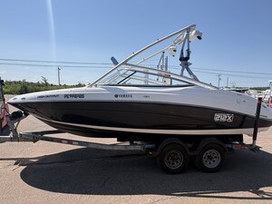 2008 Yamaha 212X with 2020 Trailer Fixable Hull Marks from Trailer