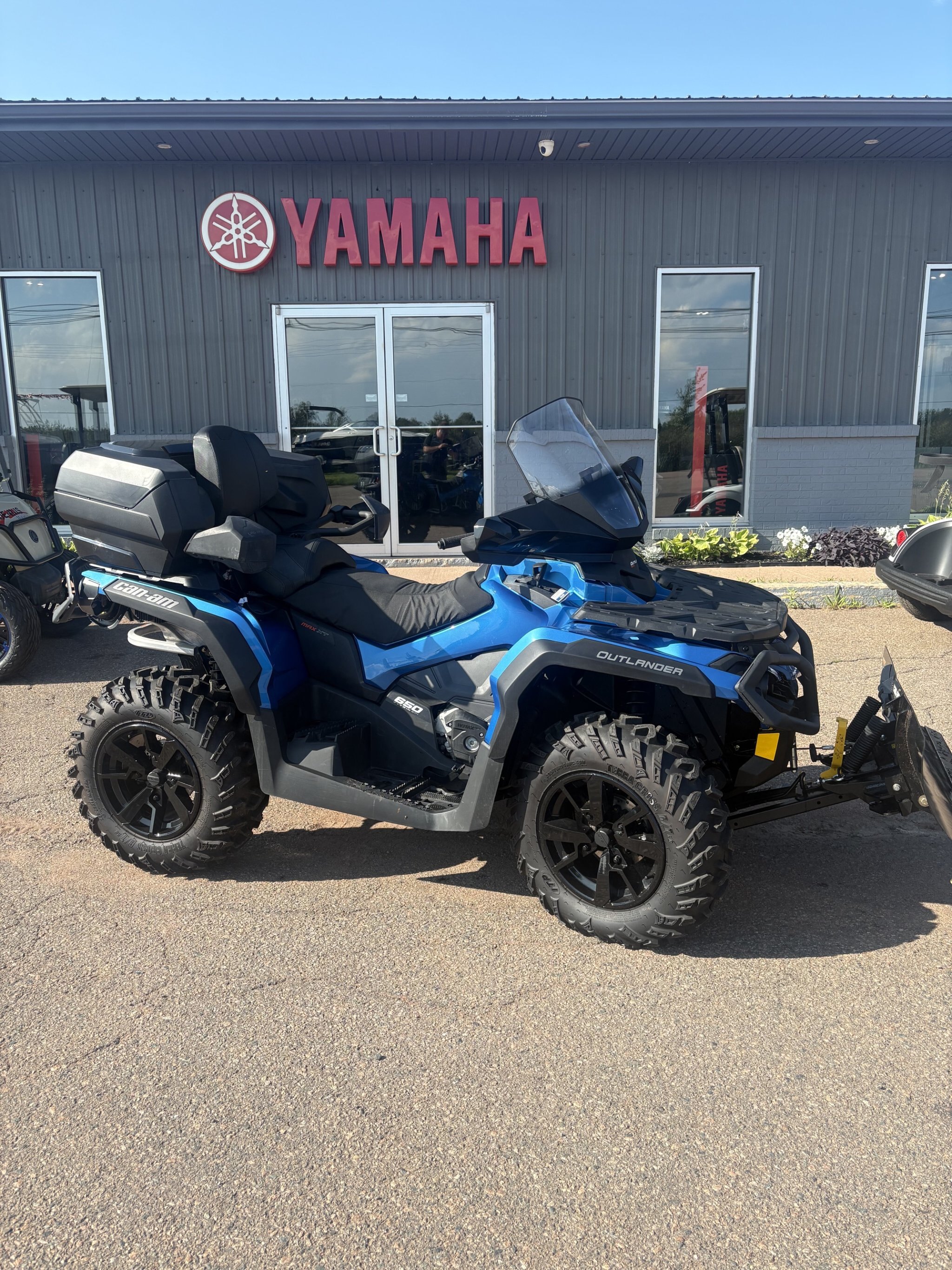 2022 Can Am Outlander MAX XT 650 with Plow Only 243kms