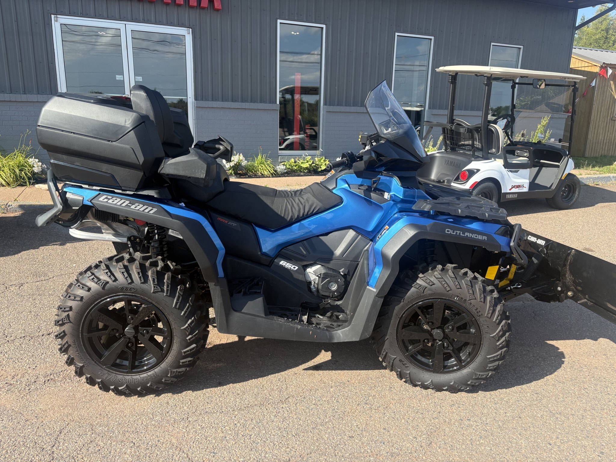 2022 Can Am Outlander MAX XT 650 with Plow Only 243kms