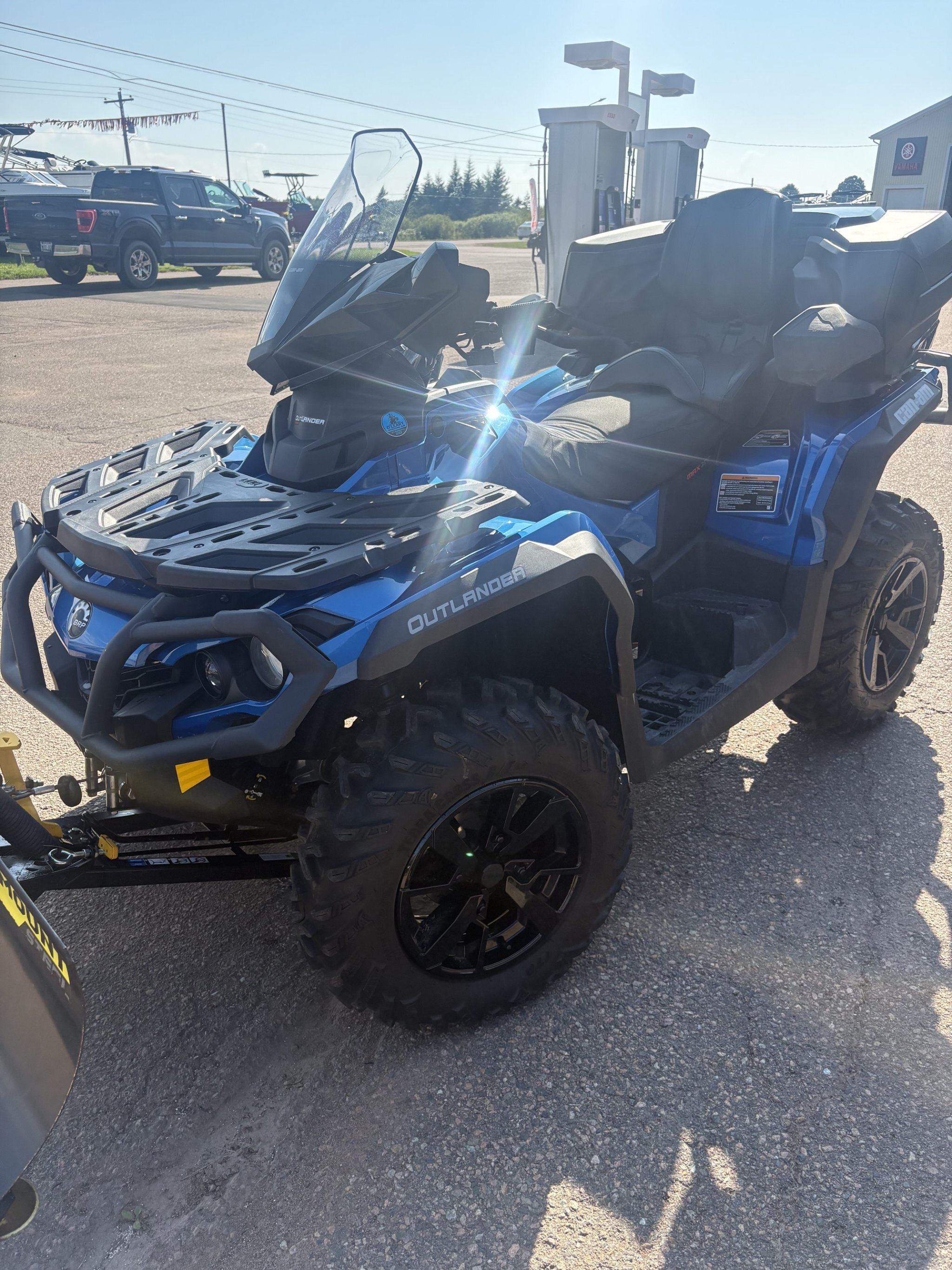 2022 Can Am Outlander MAX XT 650 with Plow Only 243kms