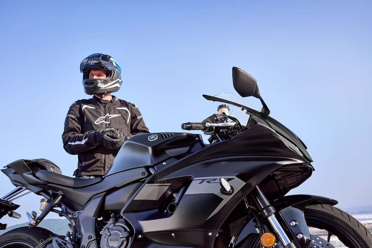 2025 Yamaha YZF R7 Matte Raven Black