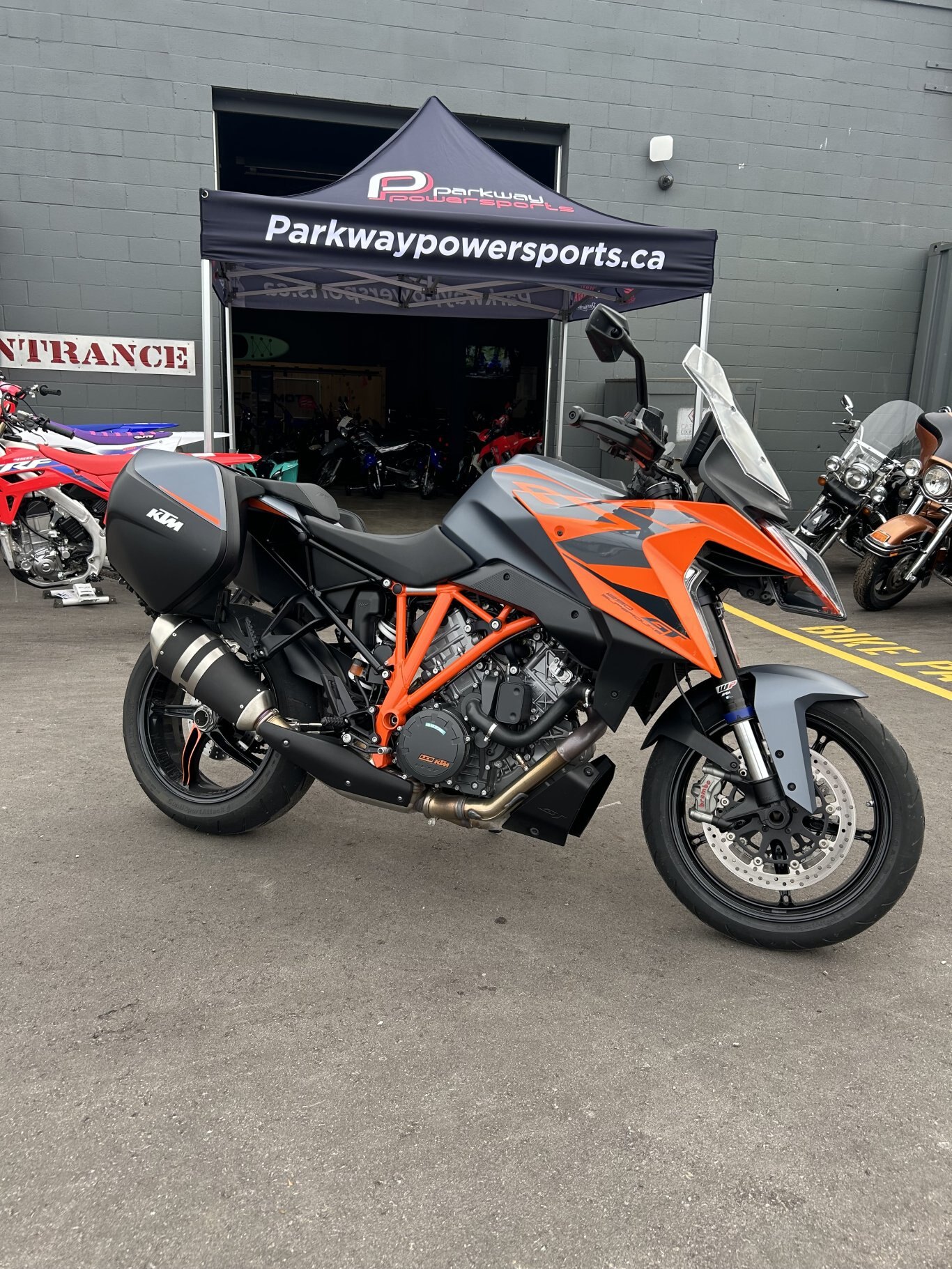 2023 KTM 1290 Super Duke GT