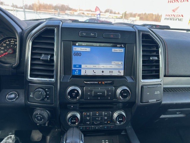 2016 FORD TRUCK F 150 LARIAT FX4 / PANORAMIC SUNROOF / HEATED FRONT SEATS / VENTILATED FRONT SEATS