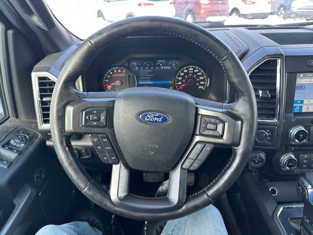 2016 FORD TRUCK F 150 LARIAT FX4 / PANORAMIC SUNROOF / HEATED FRONT SEATS / VENTILATED FRONT SEATS