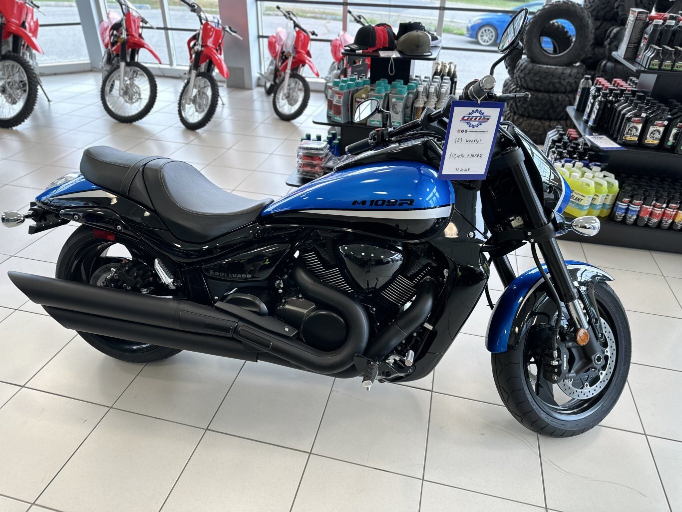 2023 Suzuki Boulevard M109R Metallic Triton Blue / Glass Sparkle Black