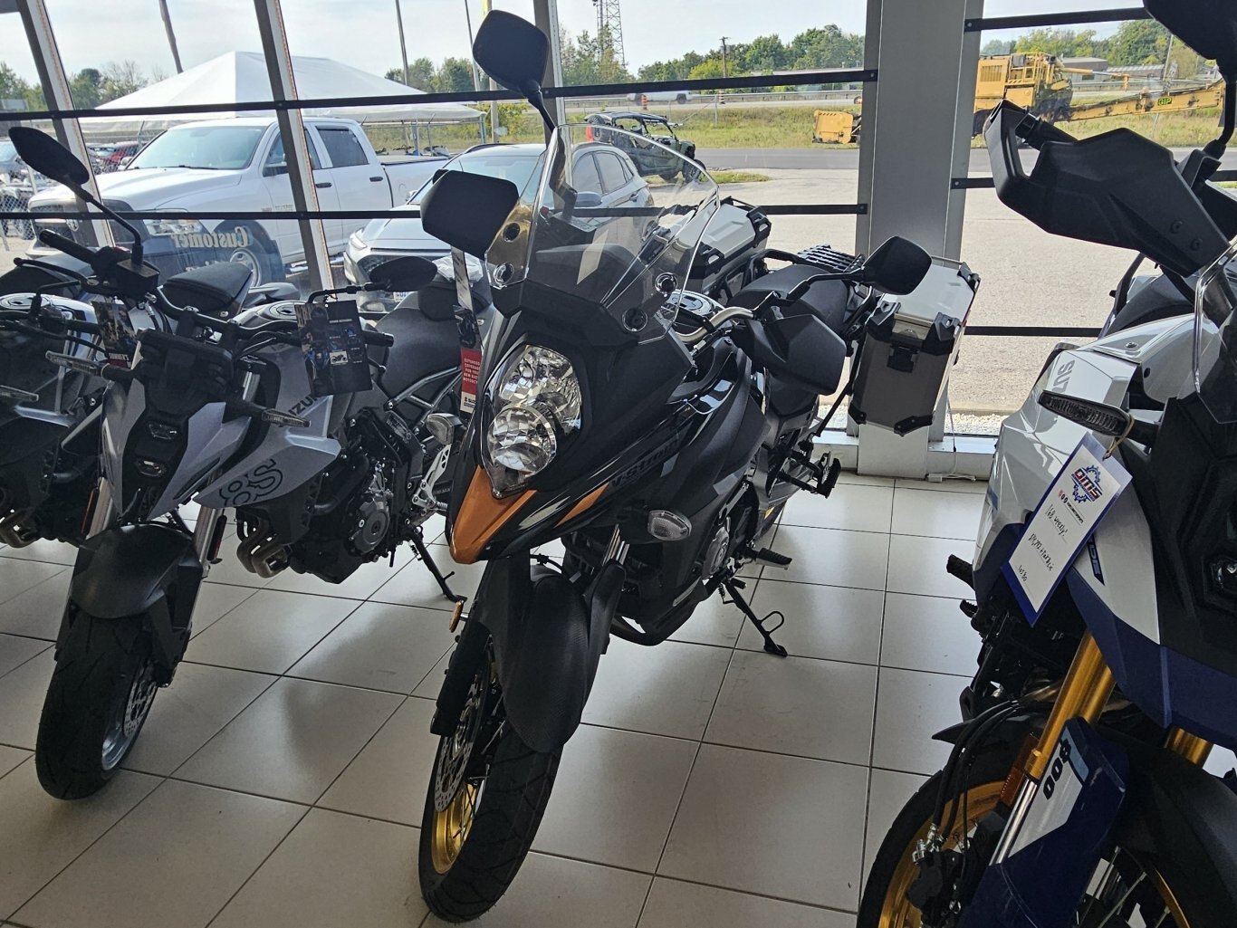 2024 Suzuki V STROM 650XT ADVENTURE Glass Sparkle Black