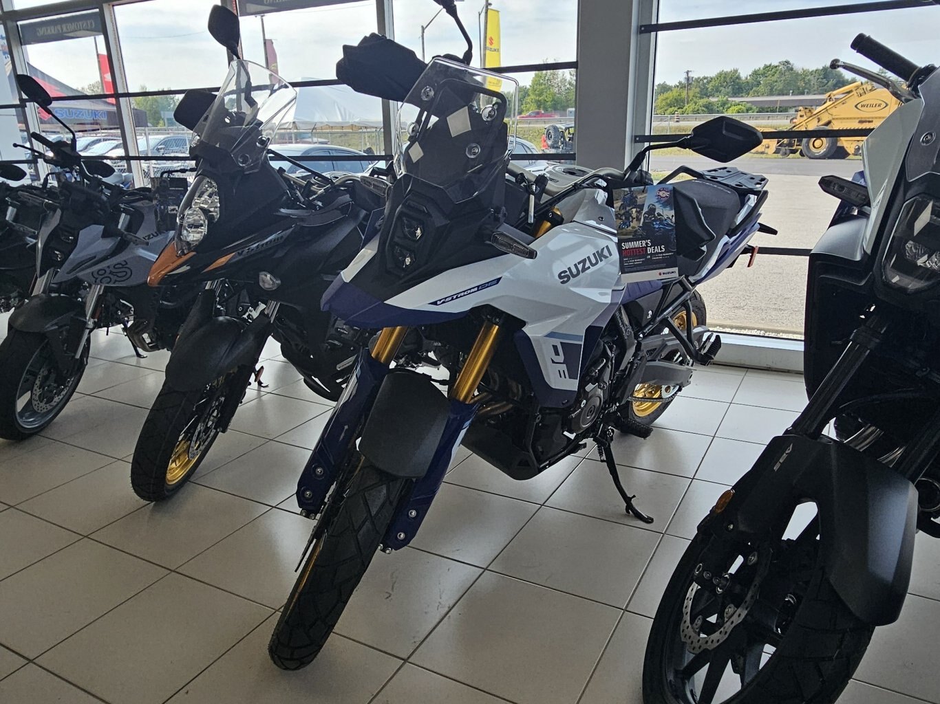 2024 Suzuki V STROM 800DE Pearl Tech White