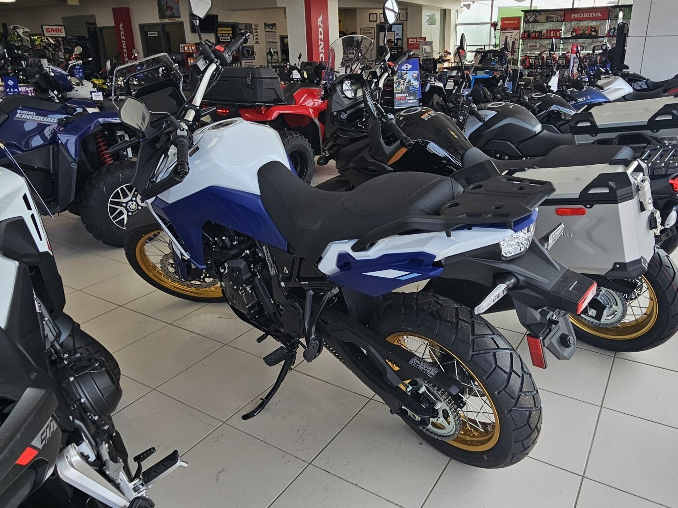 2024 Suzuki V STROM 800DE Pearl Tech White